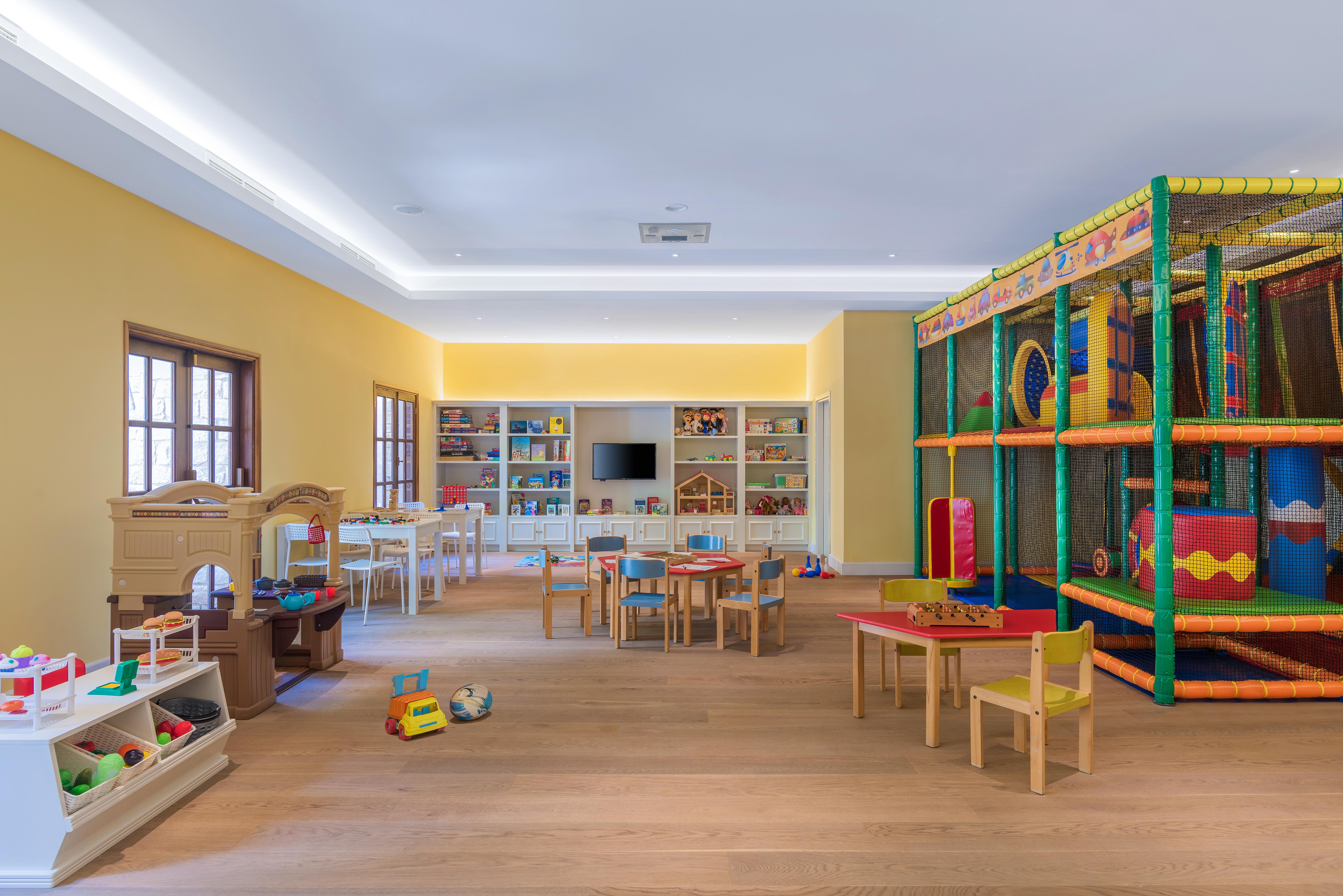 Elysium Otel Pafos Dış mekan fotoğraf The Kids Club