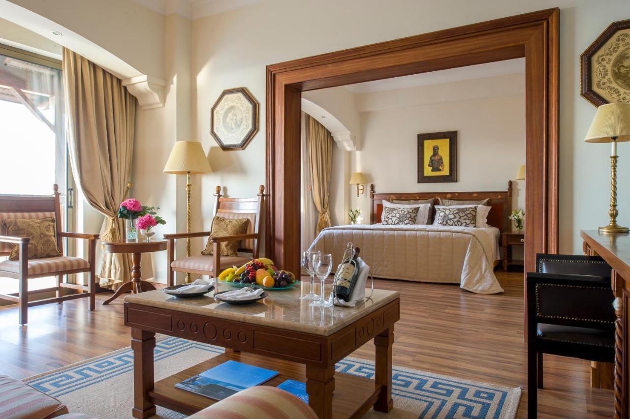 Elysium Otel Pafos Dış mekan fotoğraf Suite at the Grand Hotel