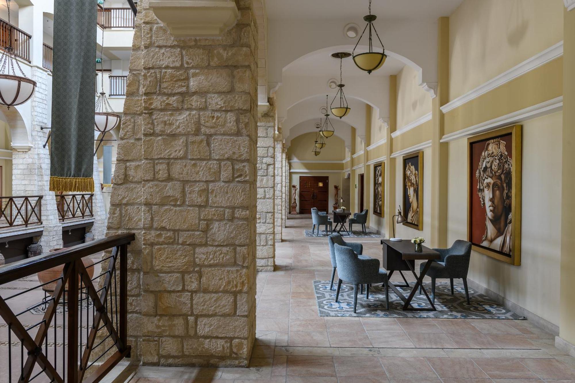 Elysium Otel Pafos Dış mekan fotoğraf Interior of the hotel