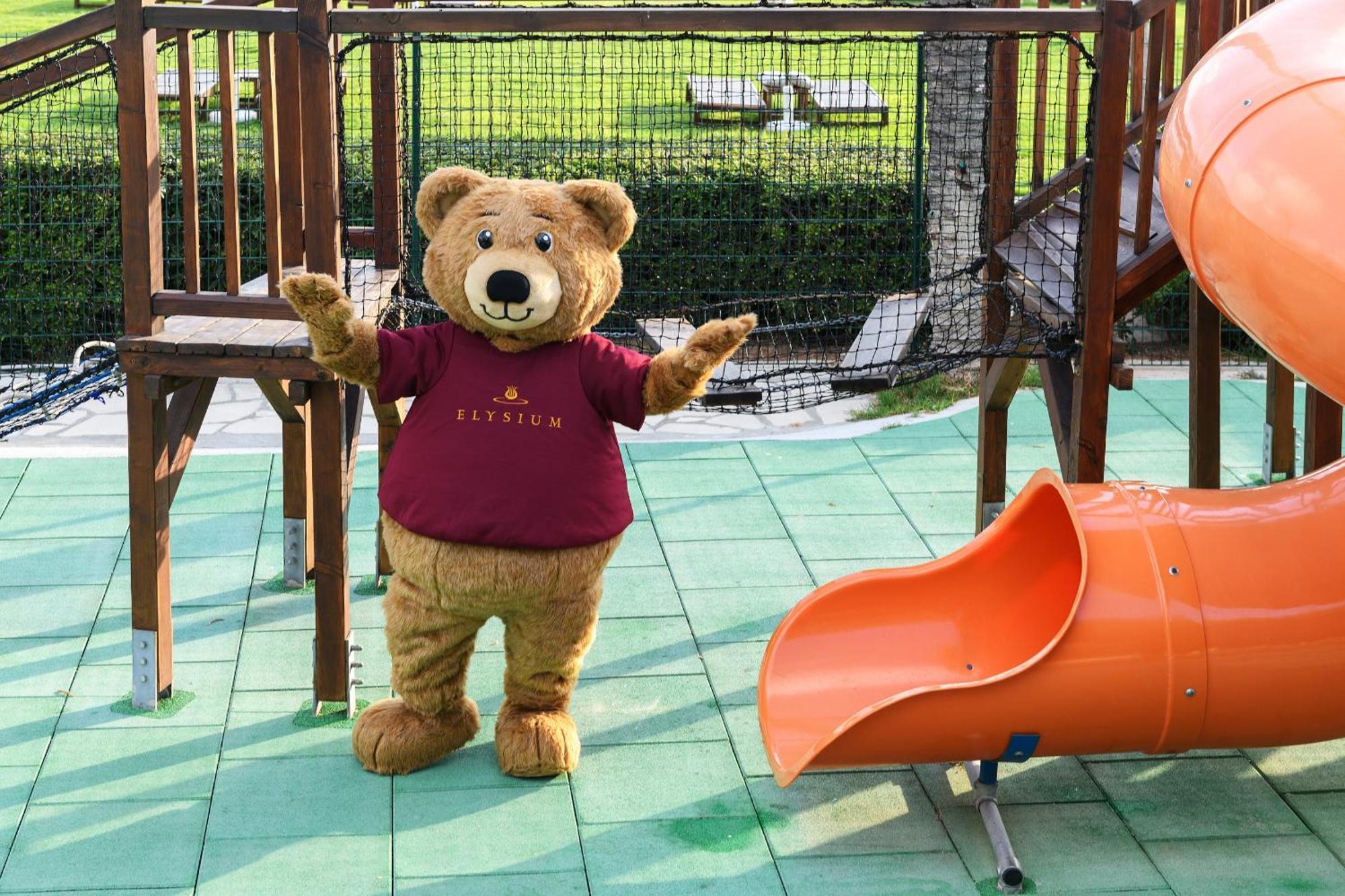 Elysium Otel Pafos Dış mekan fotoğraf Teddy Bear, mascot of the hotel